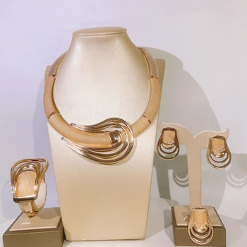 Африканска жена пръстен комплект 2022 прост италиански стил обица гривна огърлица 18K позлатени бижута аксесоари Цена на едро
