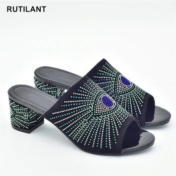 Нова мода Dcorated с Rhinestone Луксозни дамски обувки Женско сватбено парти Помпи Италиански Mid Heels Есенен чехъл за сватба
