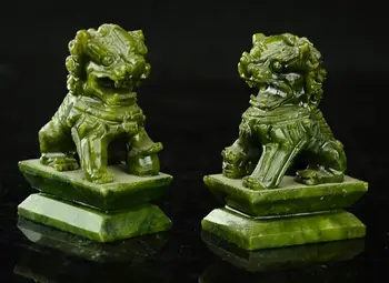 Редки Чифт 100% Китай естествен зелен нефрит ръчно издълбани статуи за куче лъв