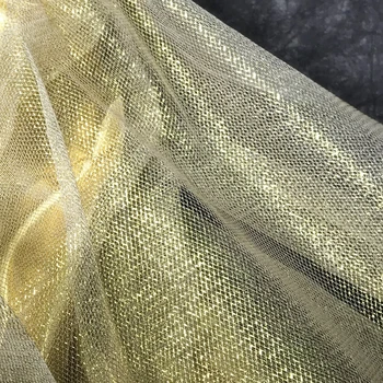 Нов мек разкошен златен сатен плат миещи се сватбени тъкани за шиене, блясък плат за пола, твърда голяма дупка мрежеста тъкан