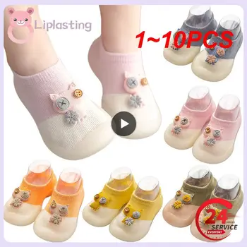 1~10PCS Унисекс бебе момчета сладък карикатура нехлъзгащи памучни малки деца етаж чорапи животински модел първи проходилка обувки за новородени