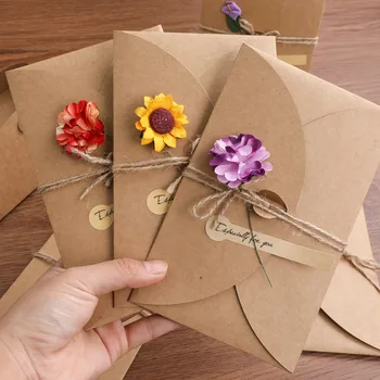 1бр мини плик реколта DIY крафт хартия покана поздравителна картичка с мода ръчно изработени сухи цветя сватбено тържество Коледа